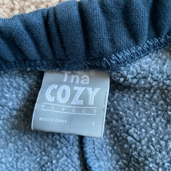 Aritzia TNA Cozy AF Ombré Shorts - Picture 3 of 3